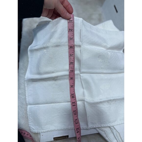 Vintage White Linen Napkins Set With Intricate Embroidery - Picture 7 of 15